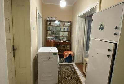 Casă cu 2 camere cu Teren 1742 Mp în Central