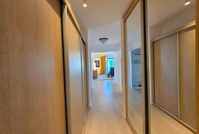 Apartament cu 4 camere decomandat în Decebal