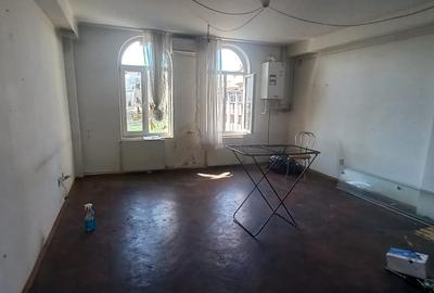 Apartament cu 3 camere semidecomandat în Calea Victoriei - 4