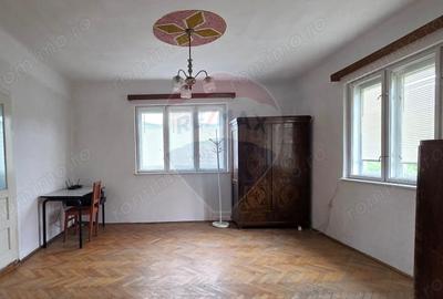 Casă cu 3 camere cu Teren 2200 Mp în Teleac - 10