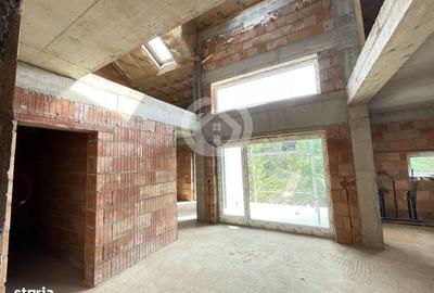 Apartament cu 4 camere în Cristian