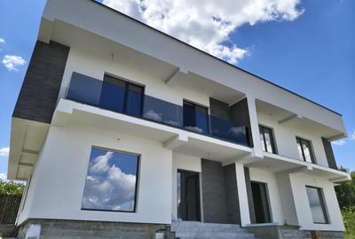 Duplex cu 4 camere cu Canalizare în Rolast - 1