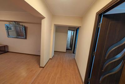 Apartament cu 3 camere, mobilat în Berceni