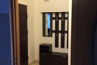 Apartament cu 2 camere decomandat în Nicolina