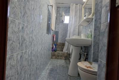 Apartament cu 3 camere semidecomandat în Spitalul Județean