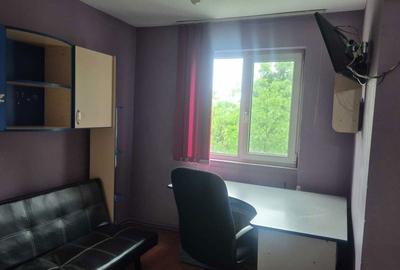 Apartament cu 3 camere decomandat în Exterior Vest - 1