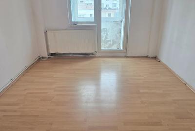 Apartament cu 2 camere decomandat în Micro 15 - 2