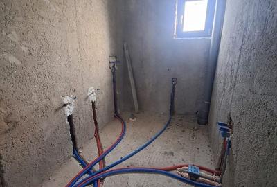 Casă cu 4 camere în Bucium