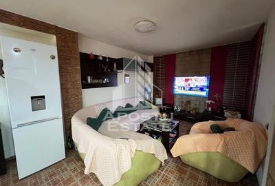 Apartament cu 3 camere decomandat, mobilat în Soarelui