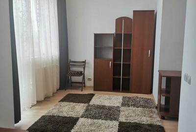 Garsonieră decomandată în Drumul Taberei