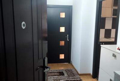 Apartament cu 3 camere decomandat în Negoești