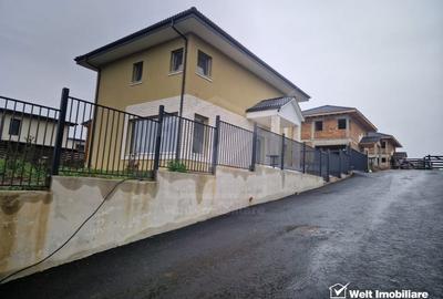 Casă individuală cu 4 camere cu Canalizare în Exterior Est