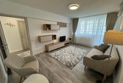 Apartament cu 3 camere decomandat în Tineretului