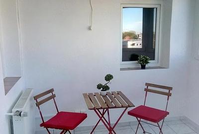 Apartament cu 4 camere semidecomandat în 1 Mai