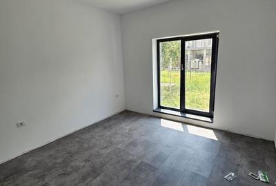 Casă cu 3 camere cu Teren 300 Mp în Calea București