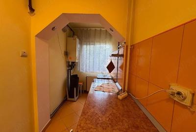 Garsonieră decomandată în Gorjului