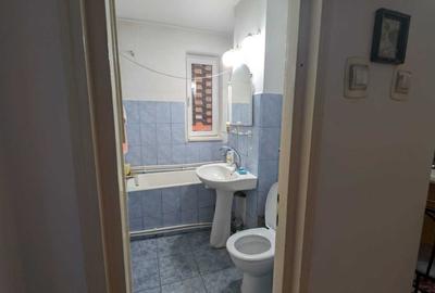 Apartament cu 2 camere decomandat în Petros