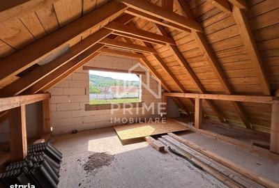 Casă cu 2 camere cu Teren 820 Mp în Central
