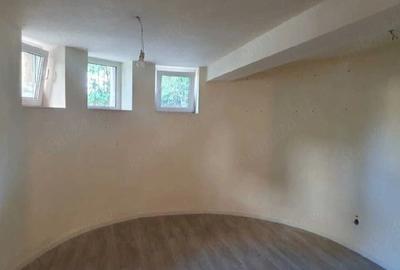 Apartament cu 2 camere decomandat în Medicină