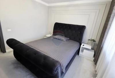 Apartament cu 5 camere decomandat în Precista