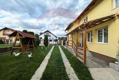 Casă cu 4 camere cu Teren 1295 Mp în Central - 6