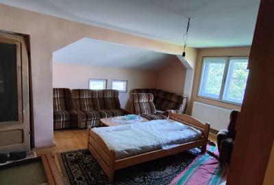 Casă cu 5 camere cu Teren 1200 Mp în Central - 8