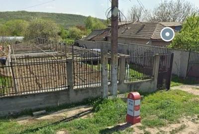 Teren de 960 mp, în Castelu