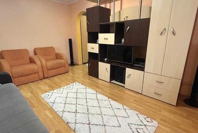 Apartament cu 3 camere semidecomandat în Dacia