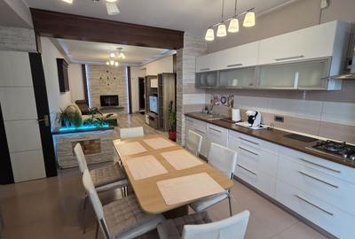 Apartament cu 3 camere în Tractorul - 1