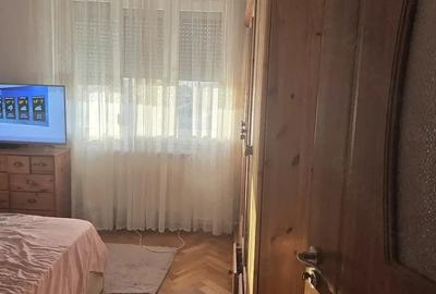 Apartament cu 3 camere semidecomandat în Central - 3