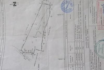 Teren de 3706 mp, în Valea