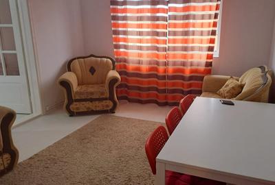 Apartament cu 2 camere semidecomandat, mobilat în Hotvon