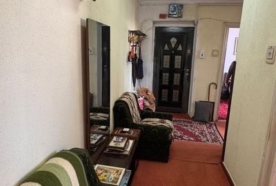 Apartament cu 2 camere decomandat în Precista