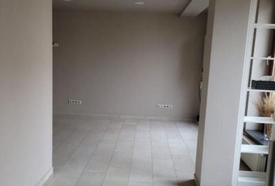 Spațiu comercial, de 38 mp, în Central - 4