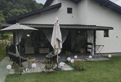 Casă cu Teren 850 Mp în Central - 9