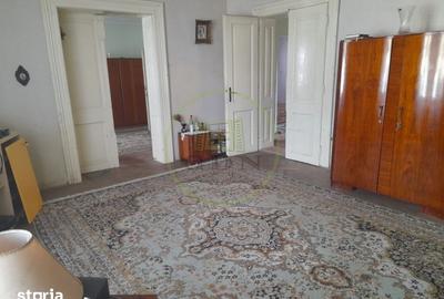 Casă cu 4 camere cu Canalizare în Central - 9