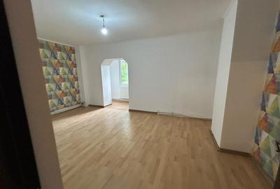 Apartament cu 4 camere decomandat în Obcini