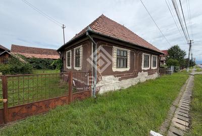 Casă cu 2 camere cu Canalizare în Rusu Bârgăului