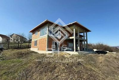 Casă individuală cu 5 camere cu Canalizare în Calea Moldovei - 4