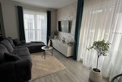 Apartament cu 3 camere semidecomandat, mobilat în Iris
