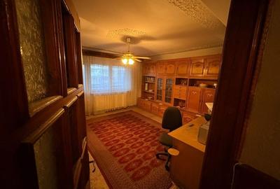 Apartament cu 3 camere decomandat în Micro 3