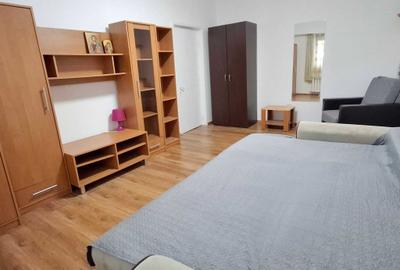 Garsonieră decomandată în Central - 1
