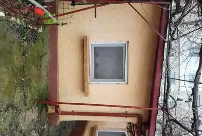 Casă cu 3 camere în 23 August - 1