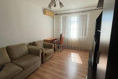 Apartament cu 2 camere decomandat în Titan