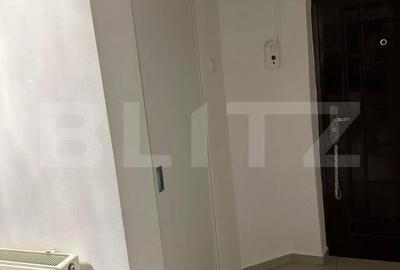 Apartament cu 3 camere în Micro 16