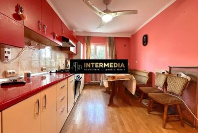 Apartament cu 4 camere decomandat, mobilat în Cetate - 1