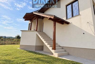 Casă cu 5 camere cu Teren 70 Mp în Livezile