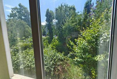 Apartament cu 3 camere decomandat în Mihai Bravu
