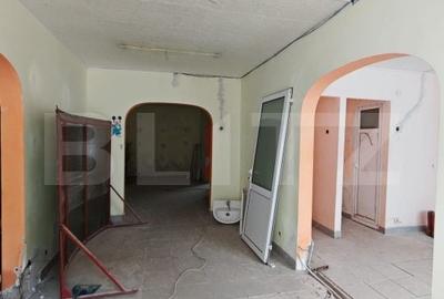 Spațiu comercial, de 49.86 mp, în Central - 1
