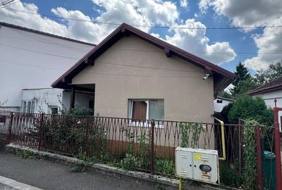 Casă cu 3 camere în Titulescu